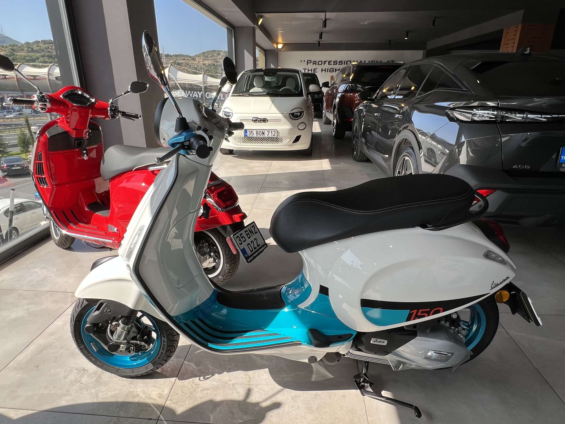 PIAGGIO VESPA PRIMAVERA 150 BEYAZ