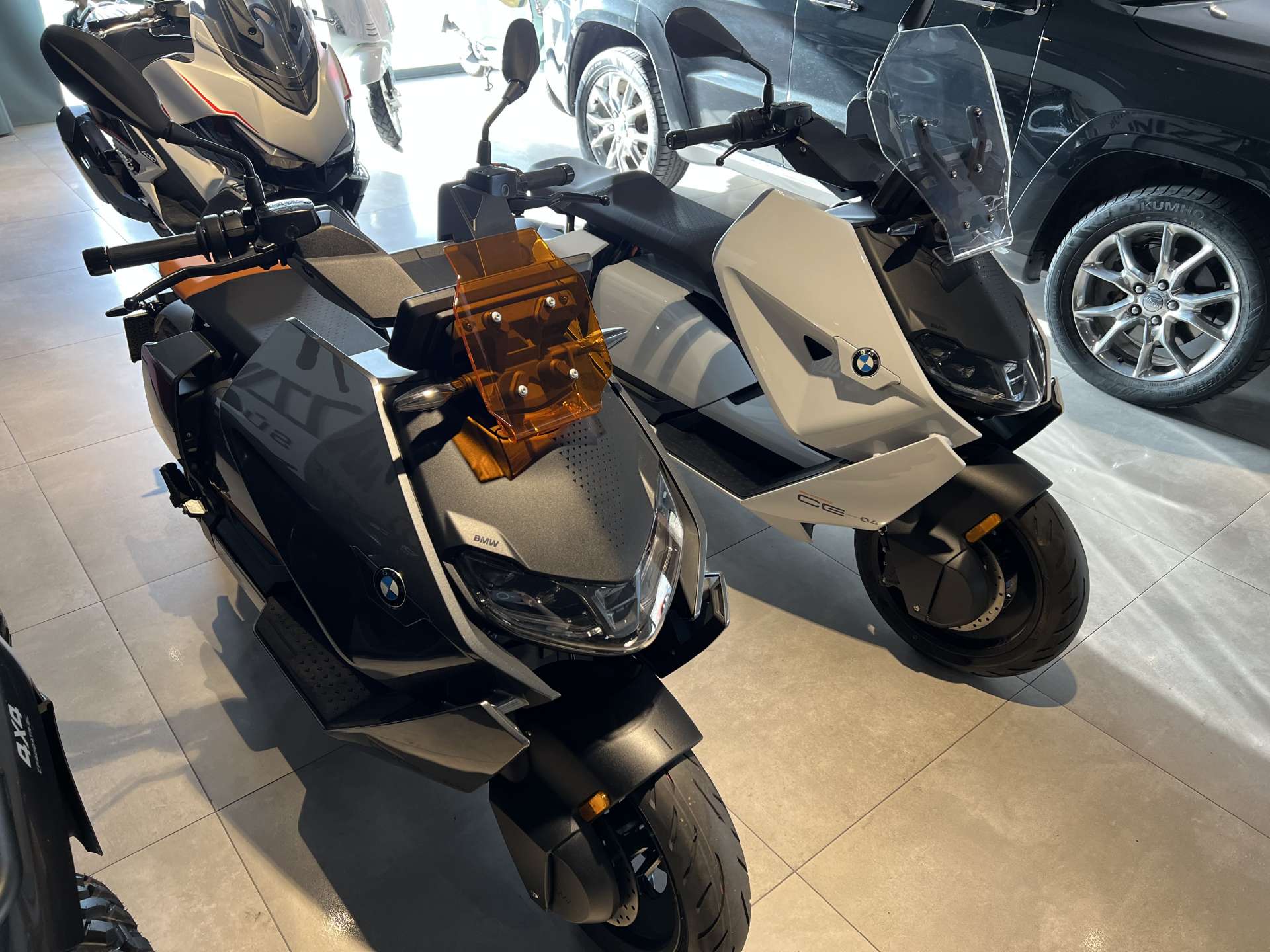 BMW CE04 BEYAZ