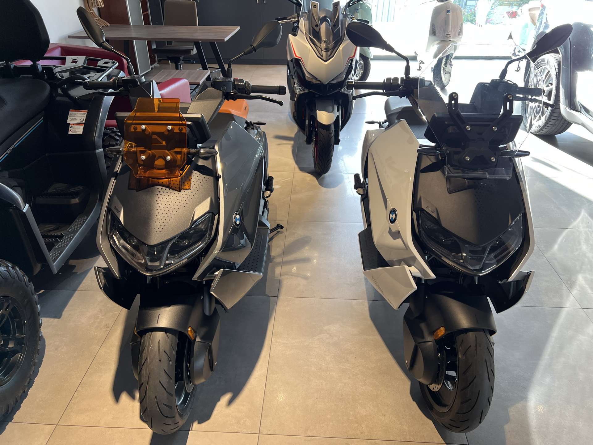 BMW CE04 BEYAZ