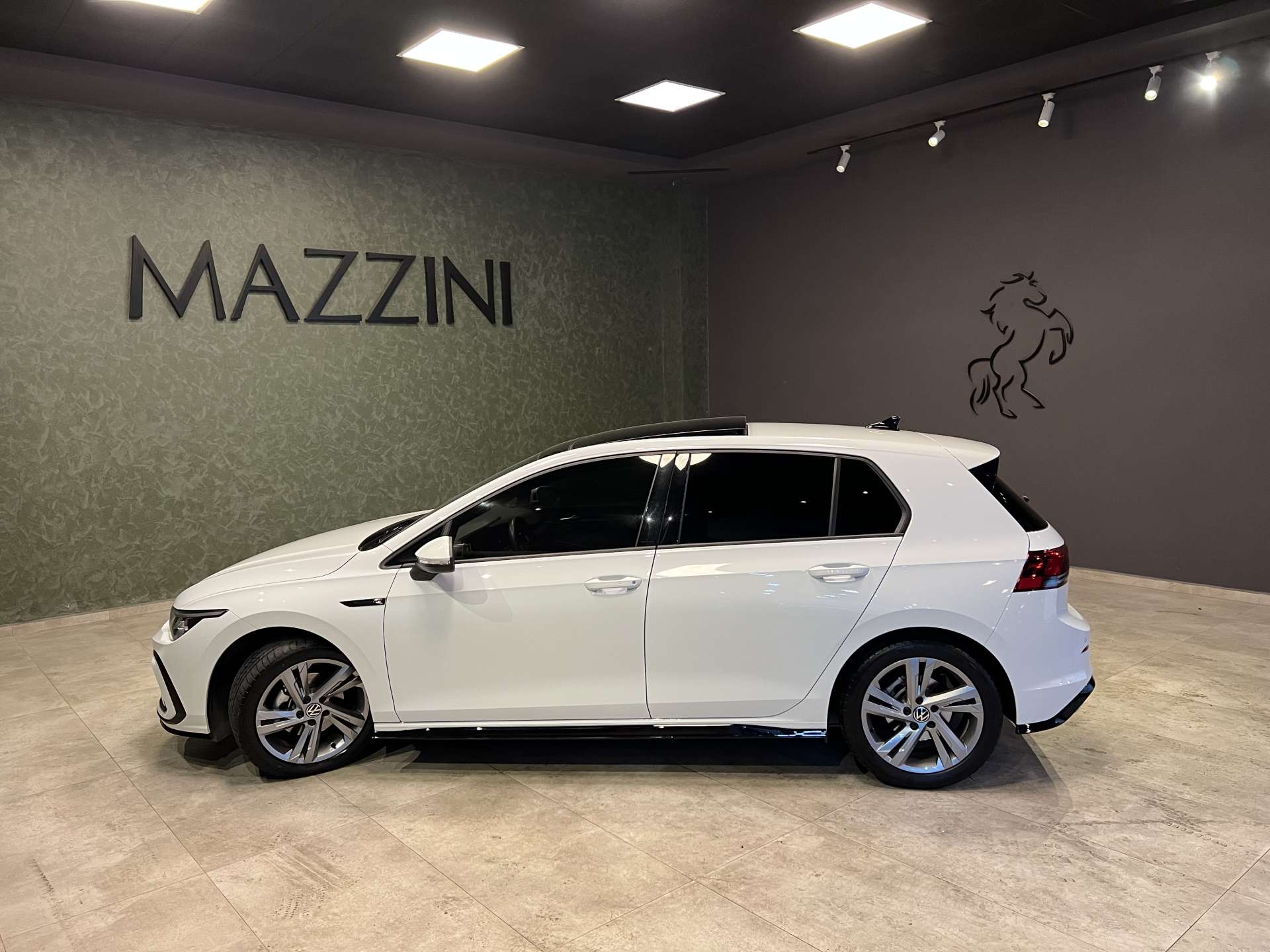 VW GOLF 1.0 E TSI DSG R LİNE BEYAZ