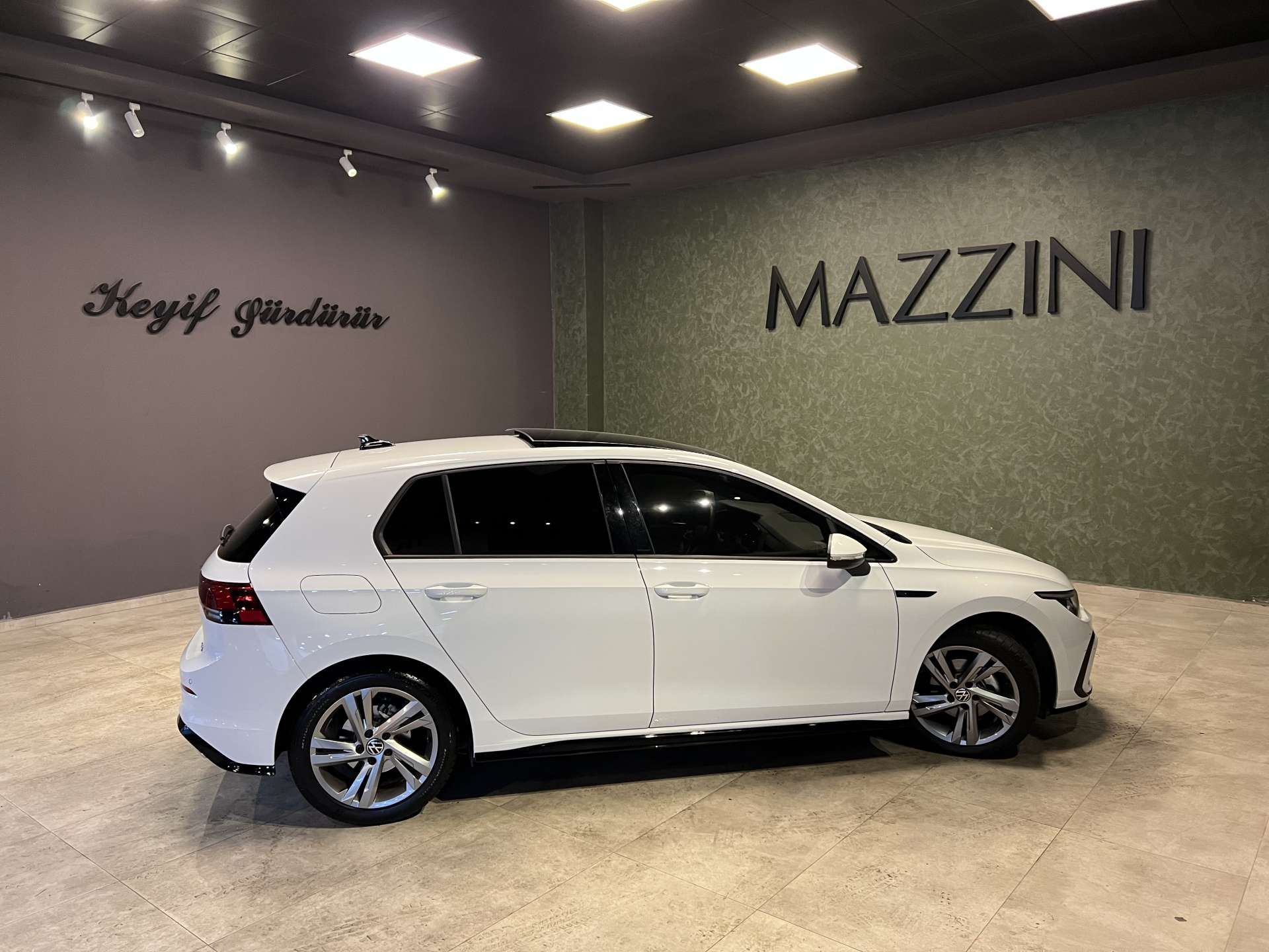 VW GOLF 1.0 E TSI DSG R LİNE BEYAZ